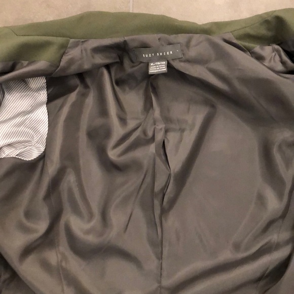 Women’s Dress Blazer - Picture 3 of 4